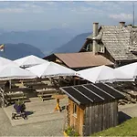 Feriehus By Ossiach With Mountain Views